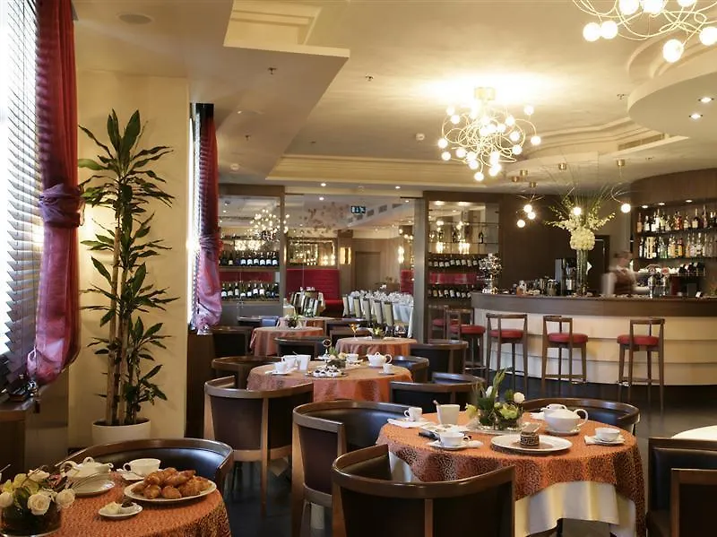 Riviera House Hotel Kyiv 5*,