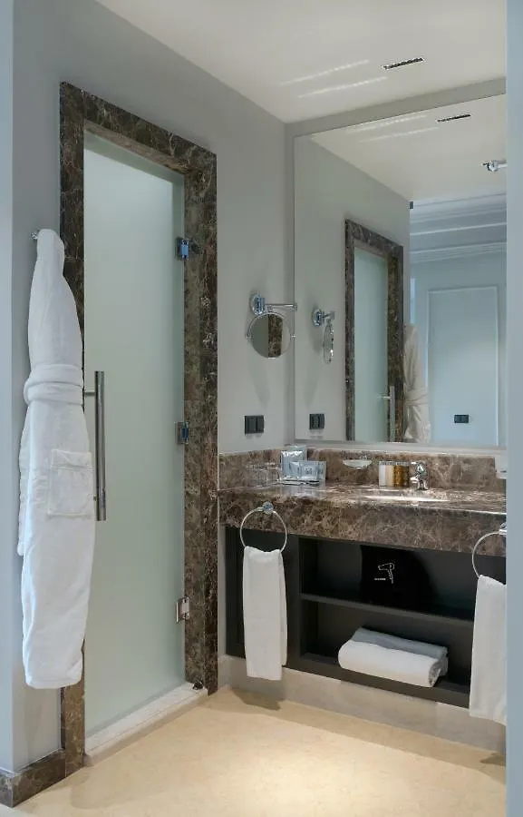Riviera House Hotel Kyiv 5*,  Ukraine